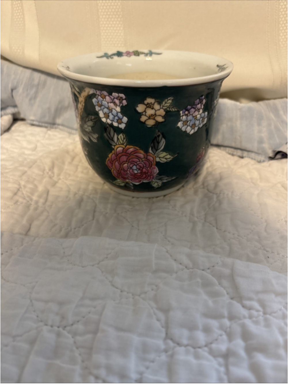 Mid-late 20th Century Chinese Floral Porcelain Garden Pot - Beautiful